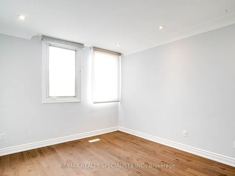 100 Arbors Ln #Townhouse 5 — Photo 33