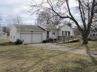 3033 S 3rd St, Niles, MI 49120