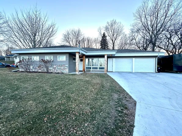 900 Fairview Ave, Windom, MN 56101