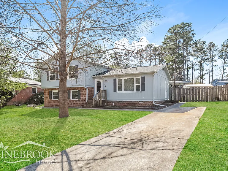 21 Tamwood Cir — Photo 2
