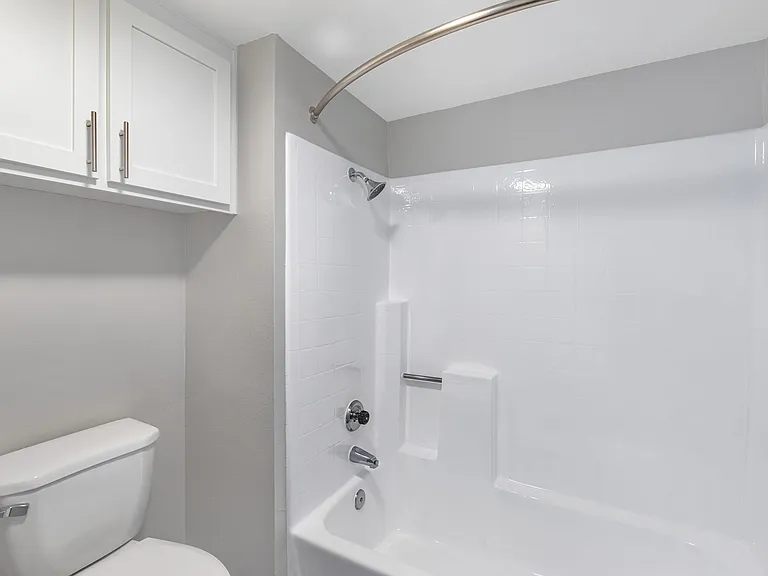 310 Jefferson Apartments — Photo 6