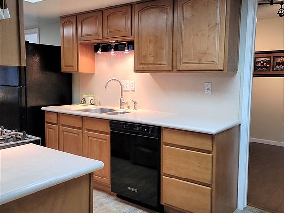 4th image of 2301 Cornell Dr