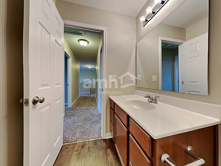 5454 Windsor Ct — Photo 20