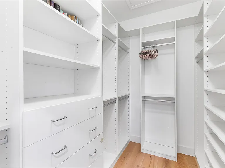 15611 Milan Ct — Photo 28