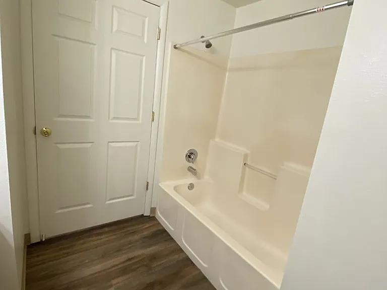 1428 N Raymond St — Photo 7