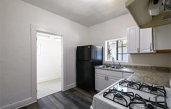 4 bed, 1500 sqft, $3,800 — Photo 2