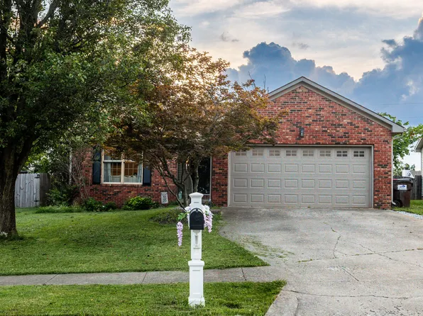 261 Applegrove Dr, Nicholasville, KY 40356