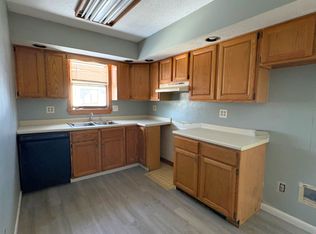 16 Harvard St APT 2R, Chicopee, MA 01020
