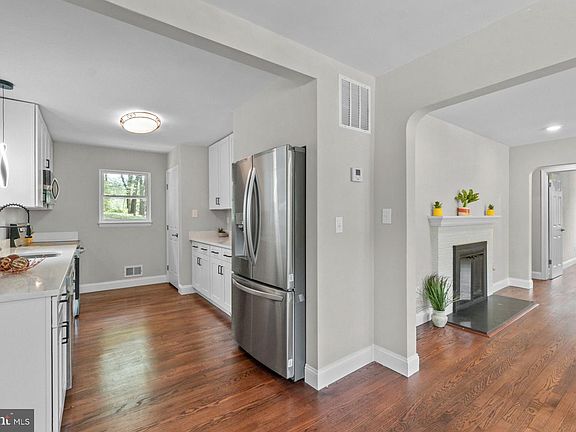 5th image of 5001 Sharon Rd