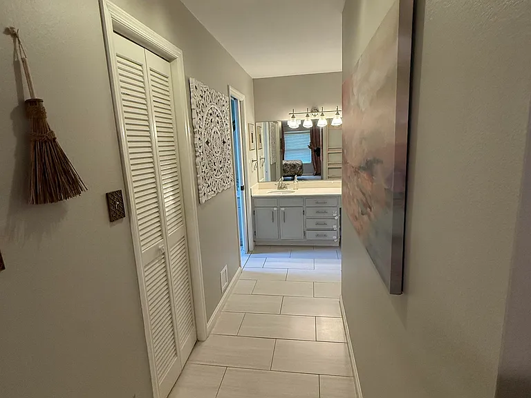 2306 W Indianhead Dr — Photo 7