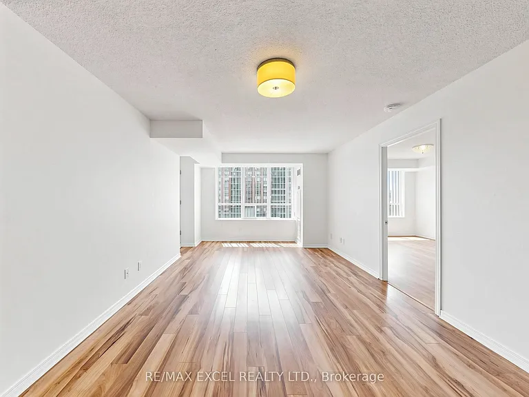 350 Red Maple Rd #508 — Photo 8