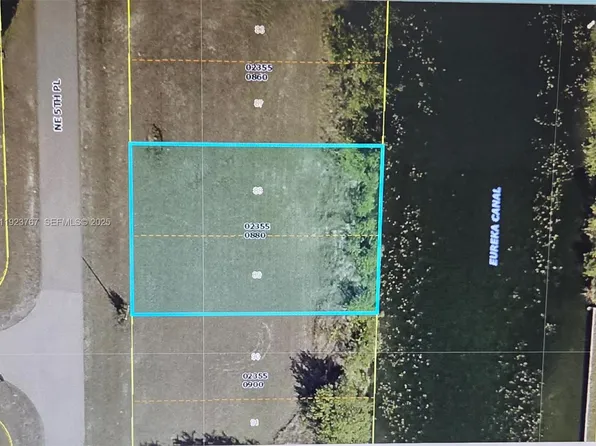 2417 NE 5th Pl, Cape Coral, FL 33909