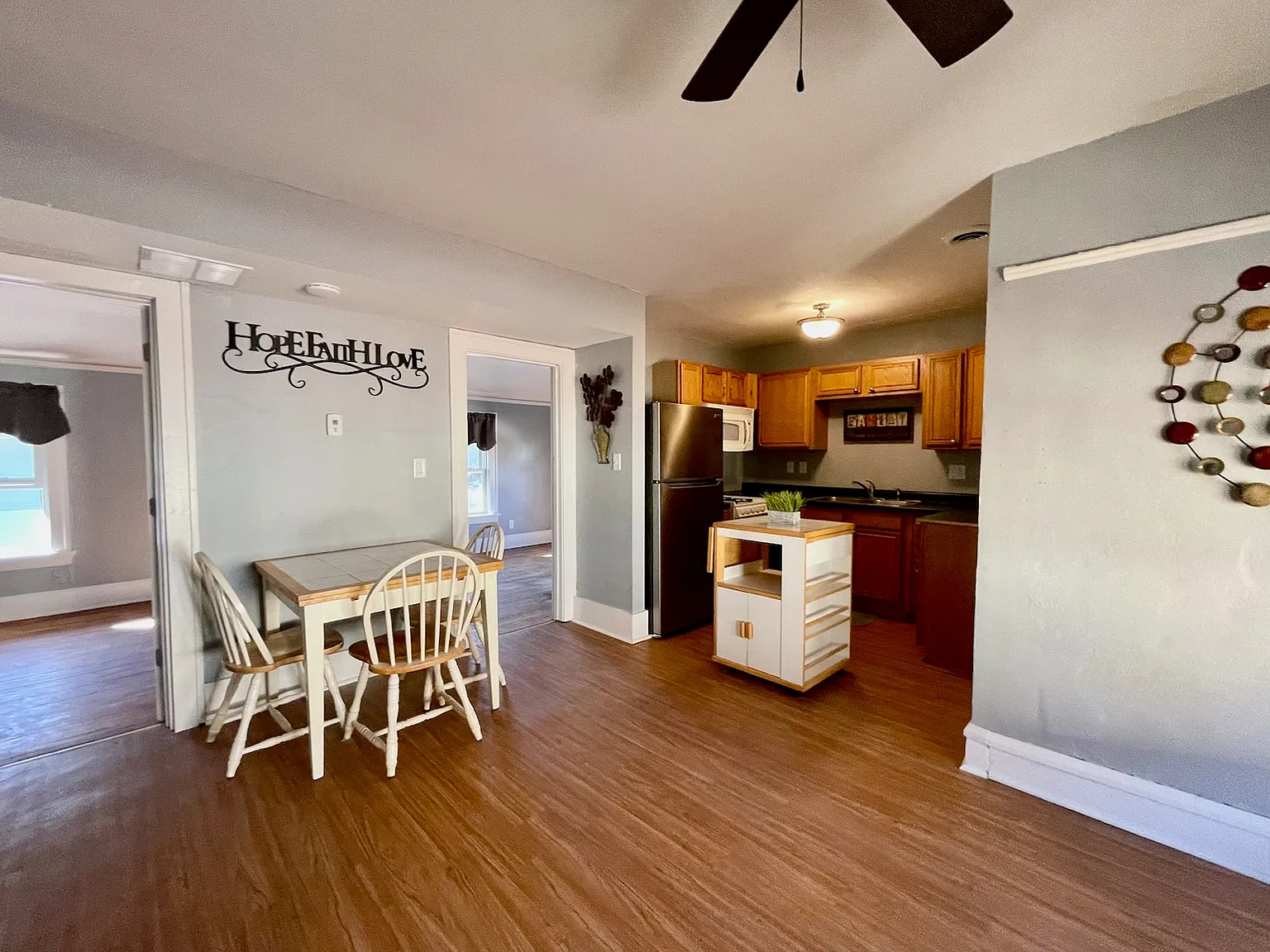 2 bed, 800 sqft, $1,500 — Photo 3