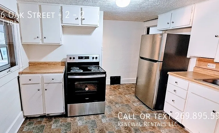 206 Oak St #2 — Photo 4