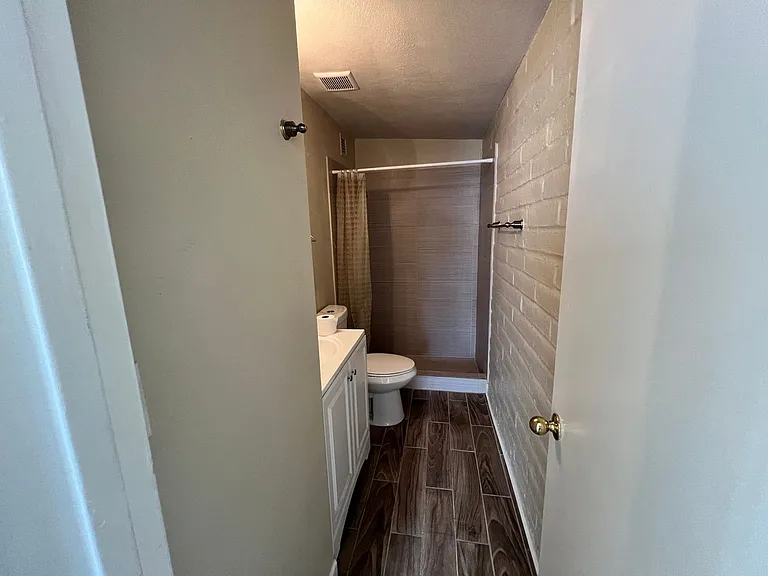 5610 E Glenn St — Photo 10
