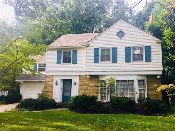 3297 Chelsea Dr, Cleveland, OH 44118