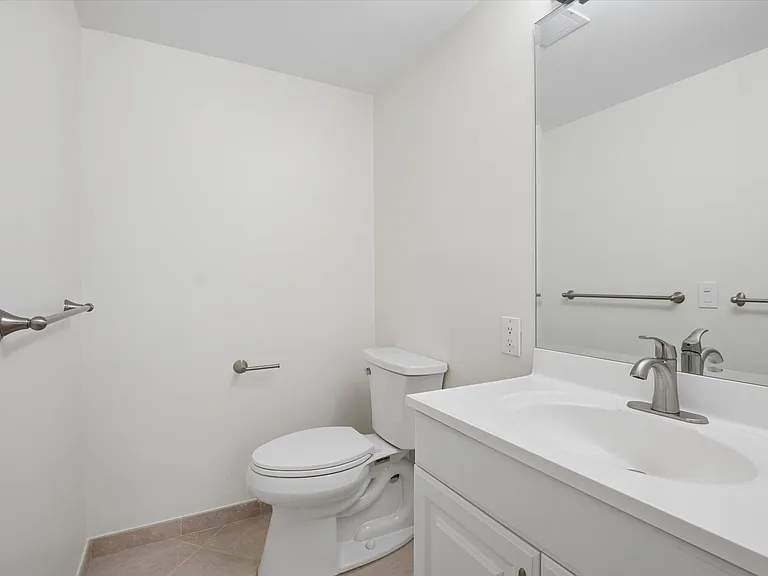 511 Bayshore Dr #206 — Photo 12