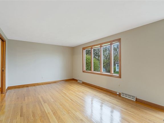 5th image of 138 Bennett Rd