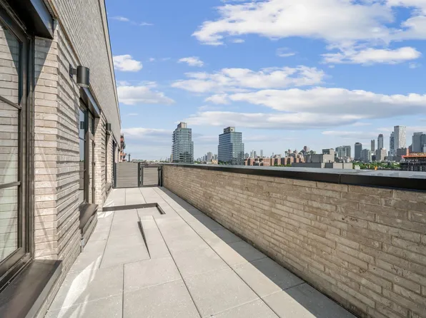 499 President Street image 2 of 36