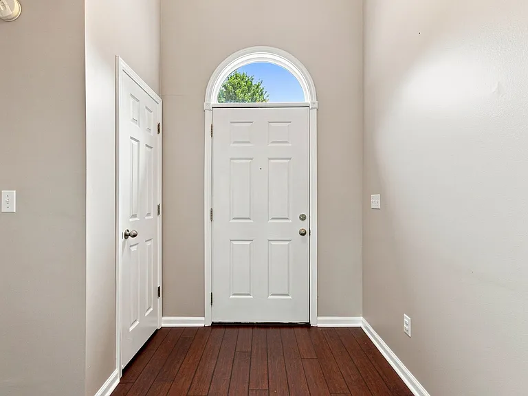 3901 Winthrop Dr — Photo 4