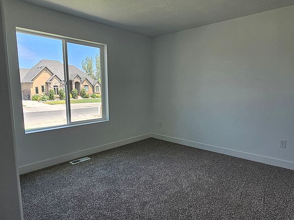 5th image of 340 E Pear #117