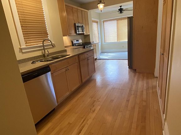 3rd image of 1657 W Winona St #2