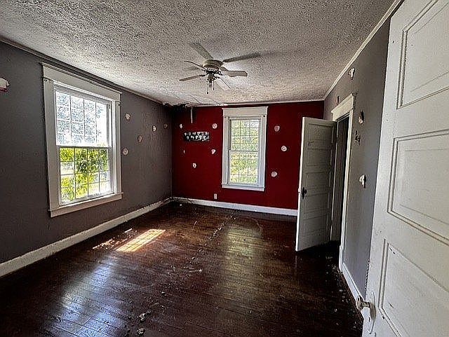 7th image of 102 John St