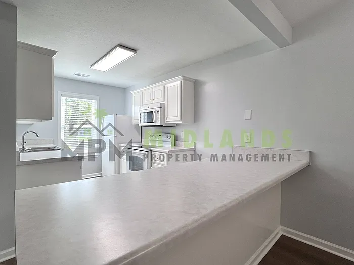 202 Elders Pond Cir — Photo 6