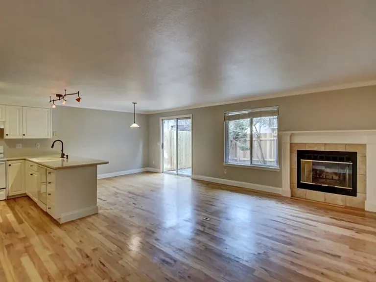2582 S Falling Brook Ln — Photo 2