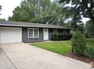 208 S Mayhew St, New Buffalo, MI 49117