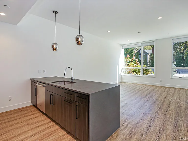 39 Washington Ave #202 — Photo 5