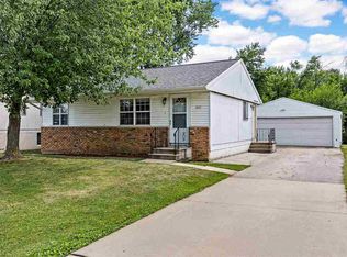 3227 Cameo Ln SW, Cedar Rapids, IA 52404