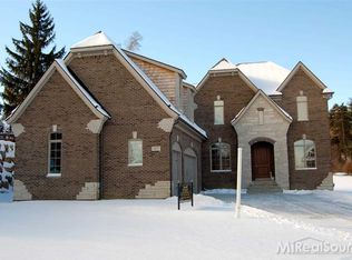 1107 Silver Creeks, Rochester Hills, MI 48306