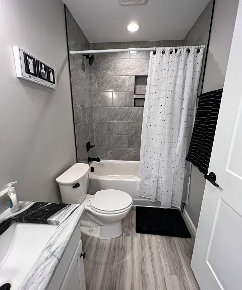Adam Street Apartments — Photo 23
