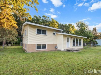 1624 W Giles Rd, Muskegon, MI, 49445