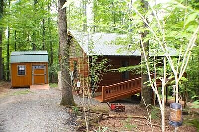 4th image of 90 Pine Tree Dr