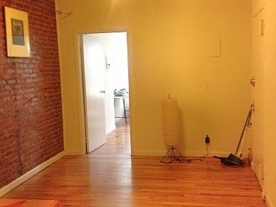 2nd image of 230 Mulberry St APT 1