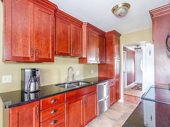 2nd image of 14779 Glenbeigh Ln