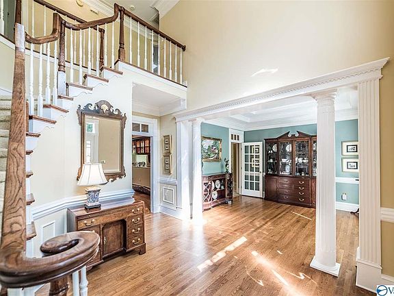 3rd image of 150 Kensington Dr