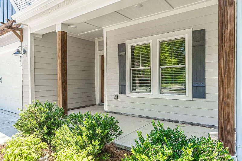 5 bed, 3.0 bath, 2457 sqft, $2,450 — Photo 2