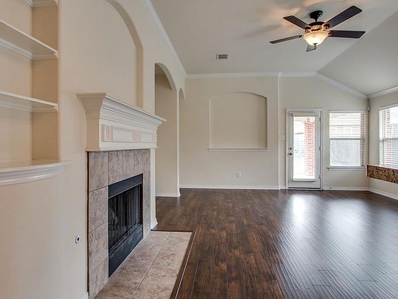 4th image of 1216 Meadowlark Dr