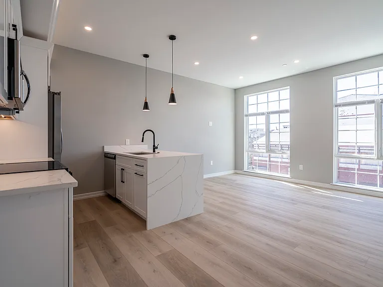 2401 Washington Ave — Photo 17