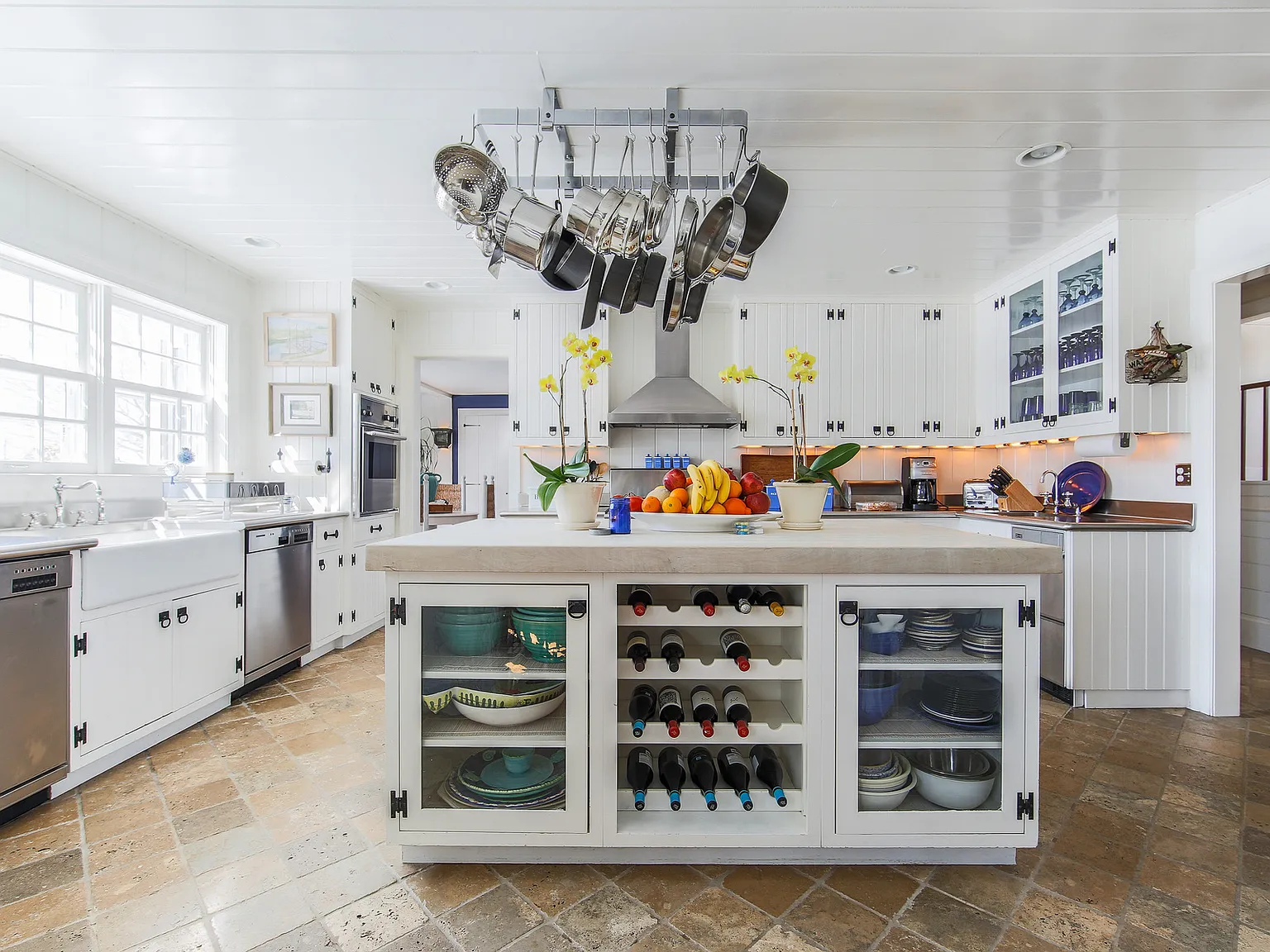 Entertainer's Dream, South of the Highway, with Pool and Tennis — Photo 4