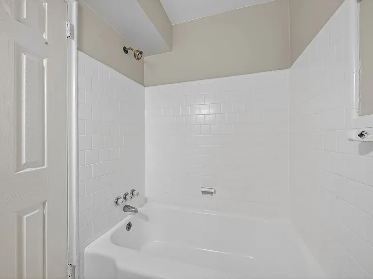 1714 Gales St NE — Photo 16
