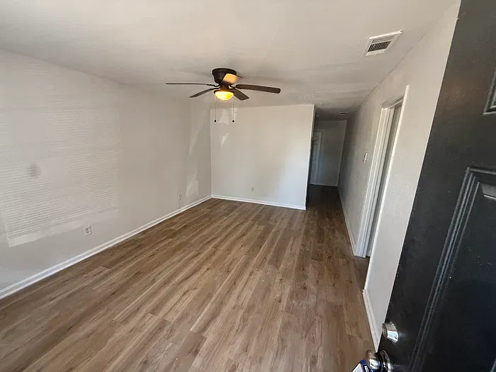 1 bed, 1.0 bath, 630 sqft, $950 — Photo 2
