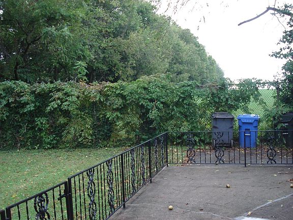 2nd image of 712 Parkside Dr