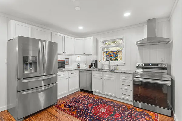 2910 Park Ave — Photo 8