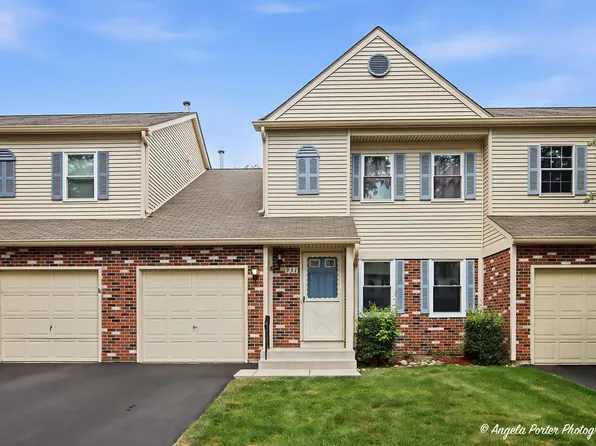 931 Perry Dr, Algonquin, IL 60102