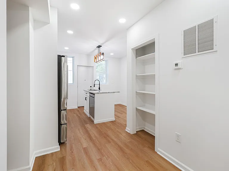 1721 L St NE — Photo 6