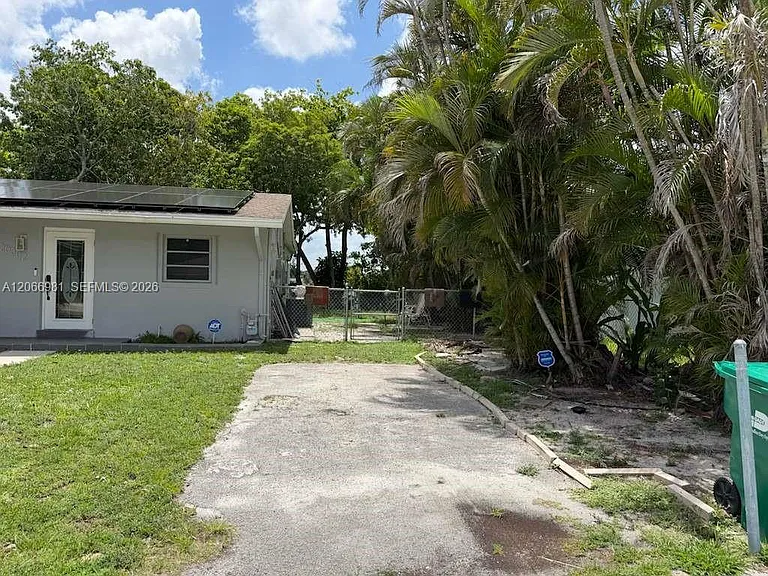 20302 NW 39th Ct — Photo 7